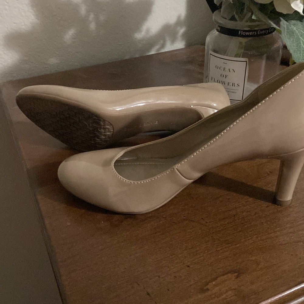 Nude Heels - Picture 3 of 4